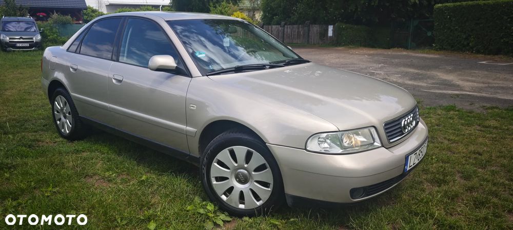 Audi A4 Limousine - 3