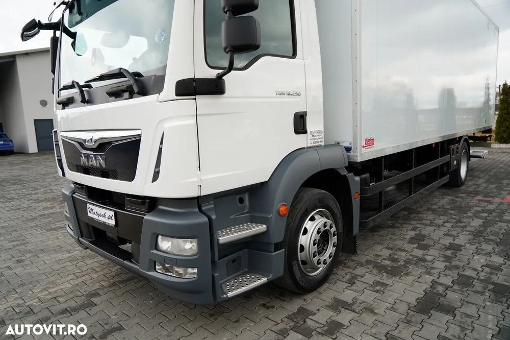 MAN TGM 12.290 / 4x2 / CAROSERIE REFRIGERATĂ 7.8 M / UNITATE THERMO KING T-1200 R / platformă ridicătoare spate / MULTIMEMBRU / DHOLLANDIA - 9
