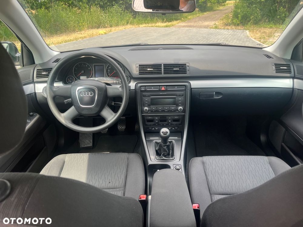 Audi A4 Limousine - 11