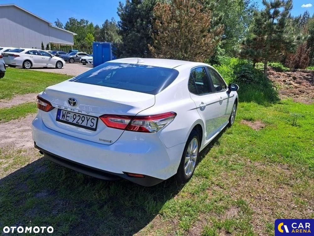 Toyota Camry - 5