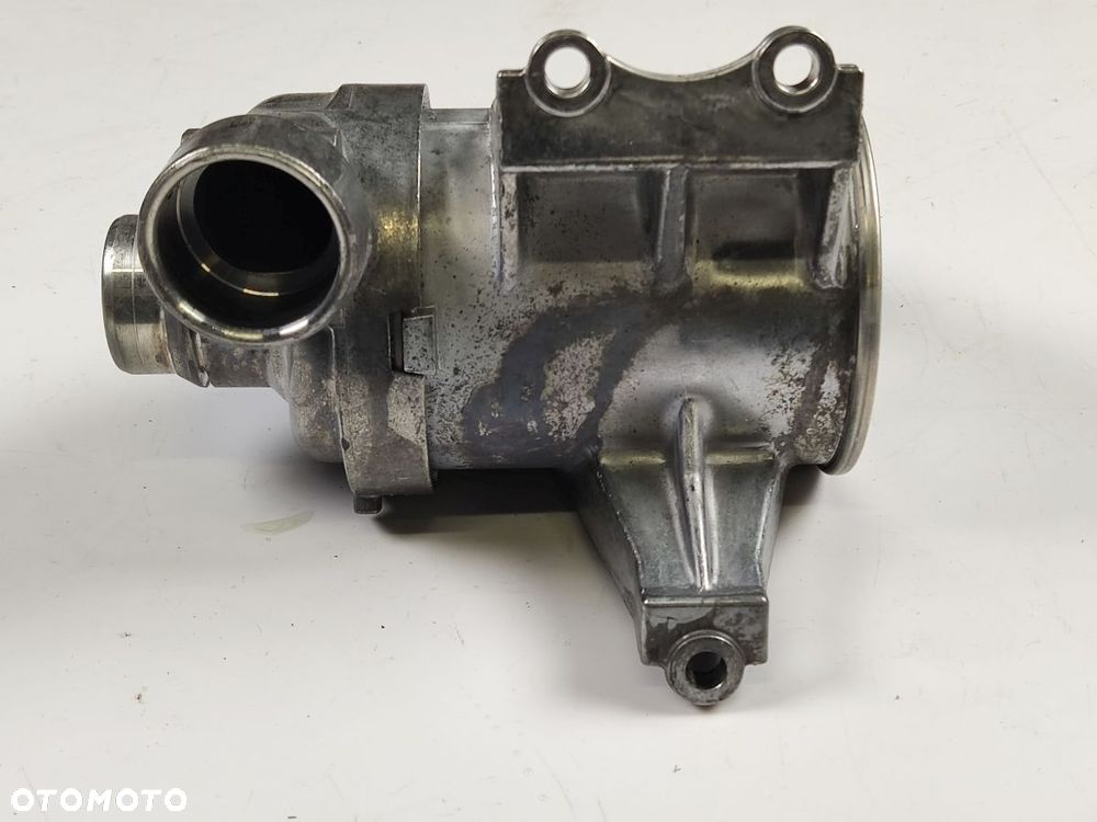 VOLVO XC40 2.0T T4 17-21r Pompa Wody - 9