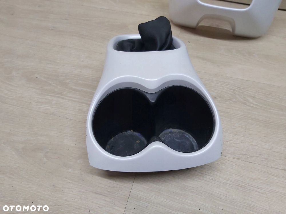 Toyota AYGO II ramka radia biegów mieszek Komplet - 4