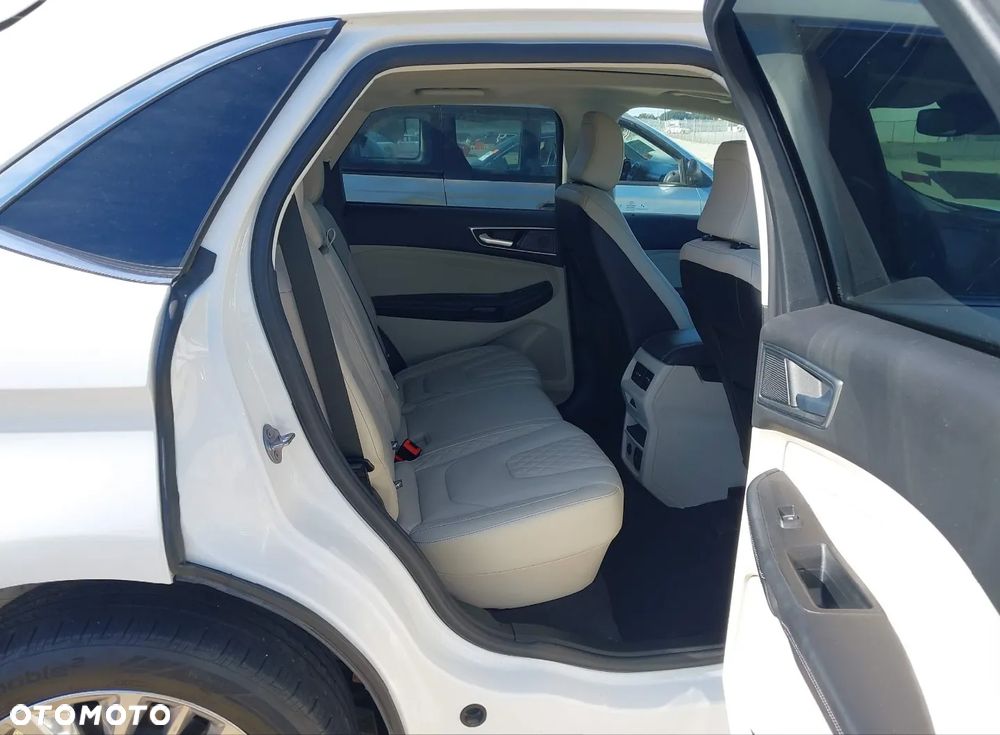 Ford Edge - 10