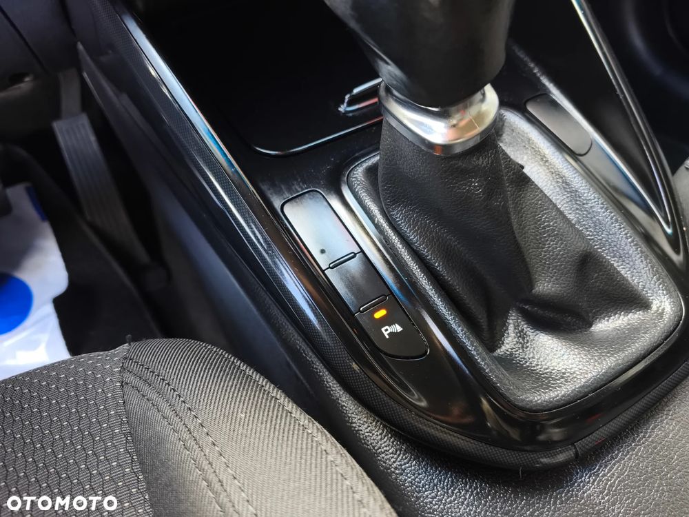 Kia Carens 1.6 GDI XL 7os EU6 - 15