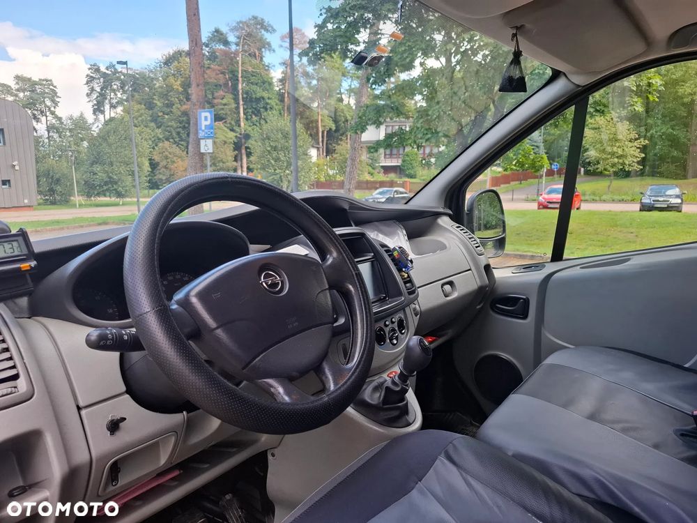 Opel Vivaro - 11