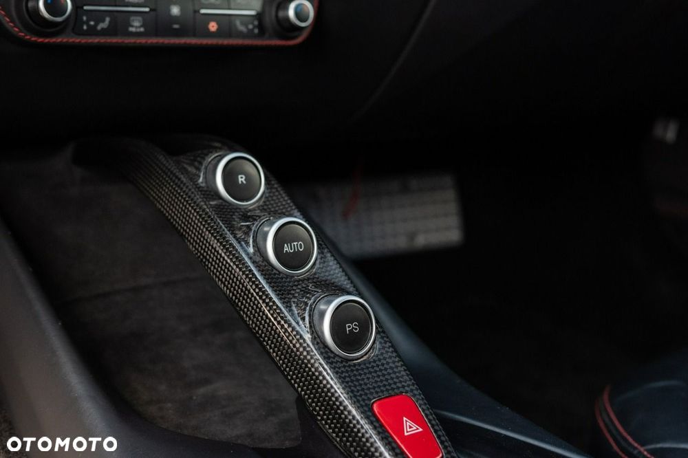 Ferrari 812 Superfast - 32