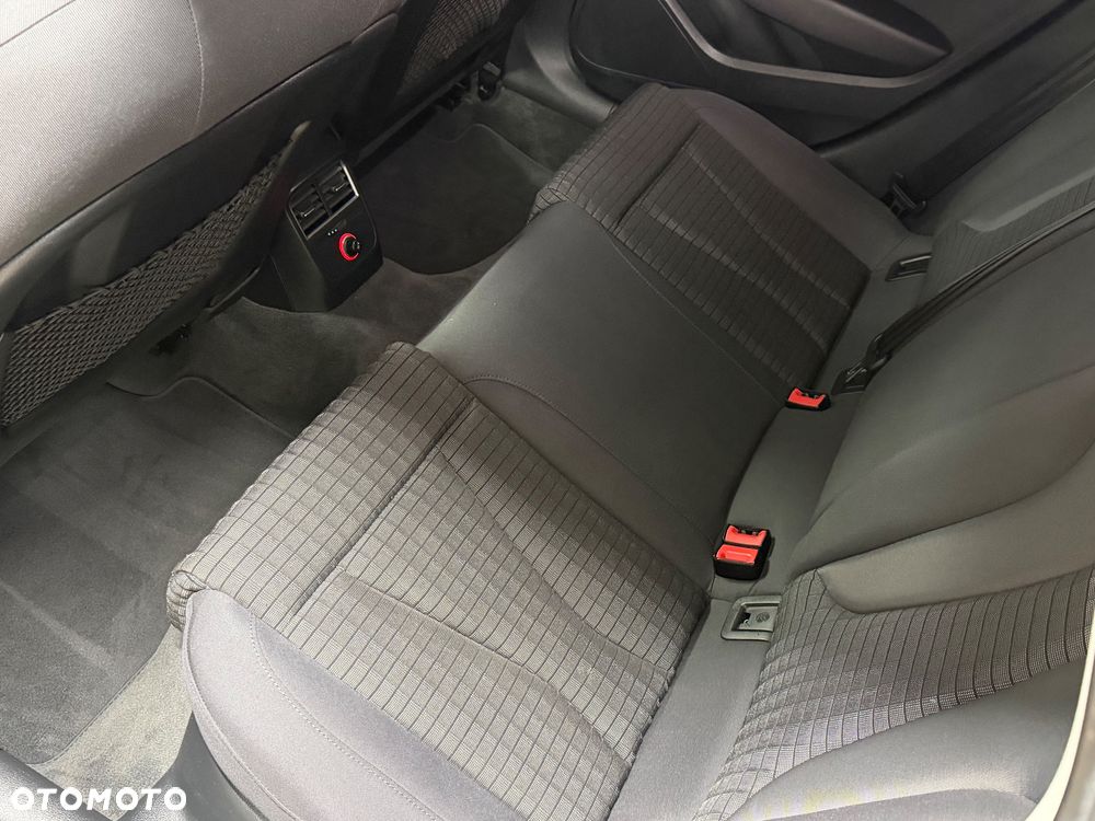 Audi A3 Sportback 1.4 TFSI Ambiente - 27