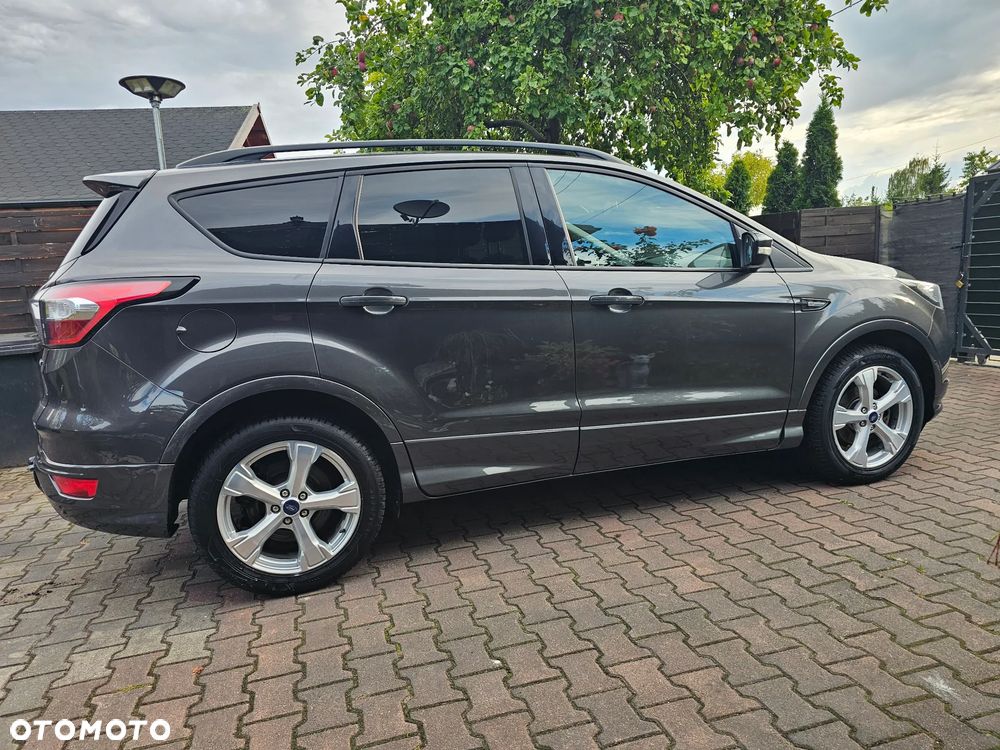 Ford Kuga 1.5 EcoBoost 2x4 ST-Line - 4