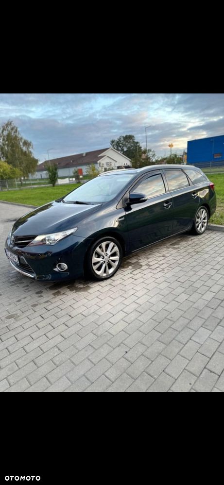Toyota Auris 1.8 HSD Luna - 1