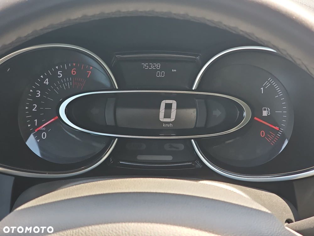 Renault Clio 1.2 16V Limited - 23