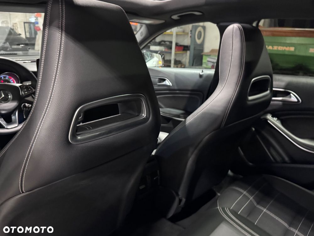 Mercedes-Benz GLA 200 7G-DCT Edition 1 - 27