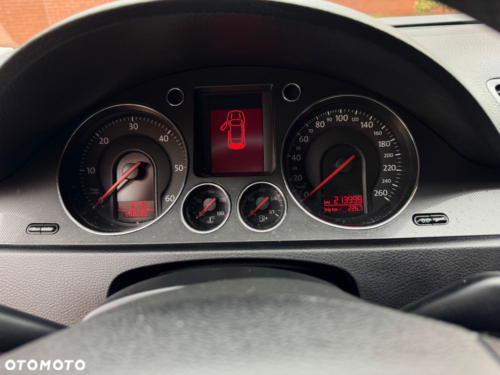 Volkswagen Passat 1.9 TDI Comfortline - 18