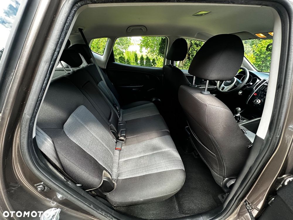Kia Venga - 5