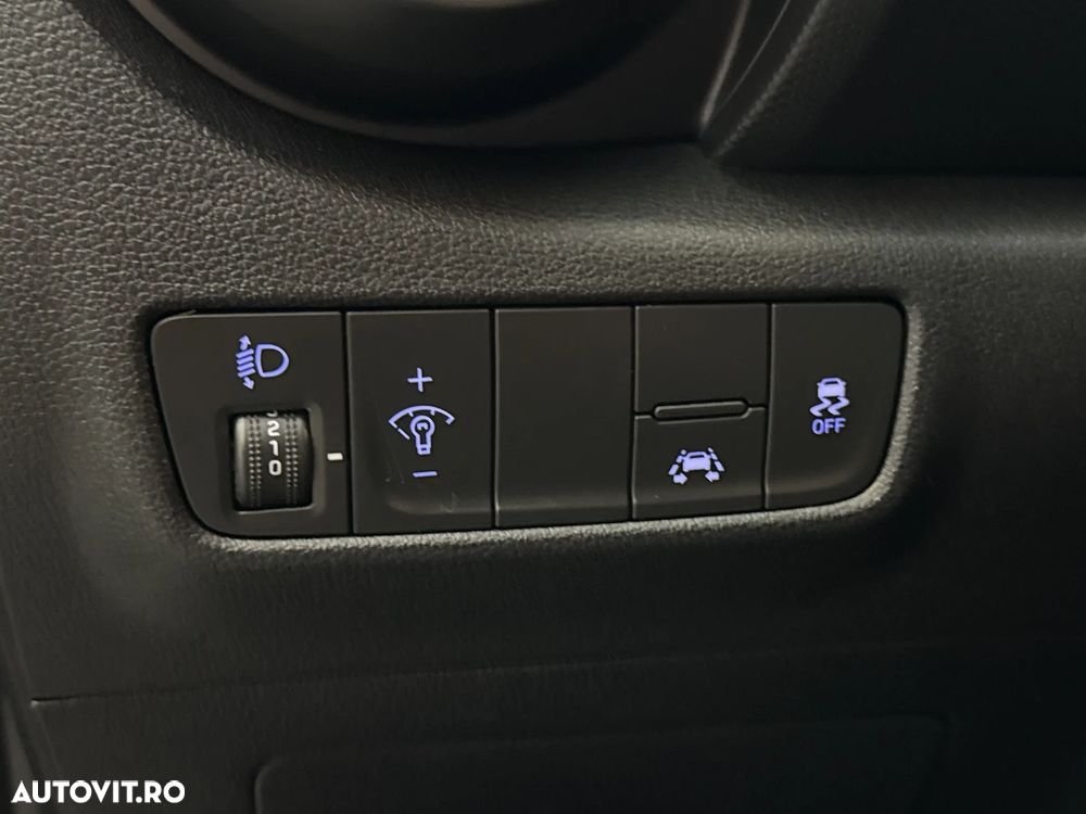Hyundai KONA - 16