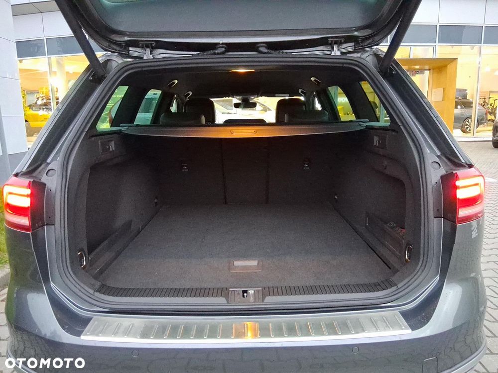 Volkswagen Passat - 25