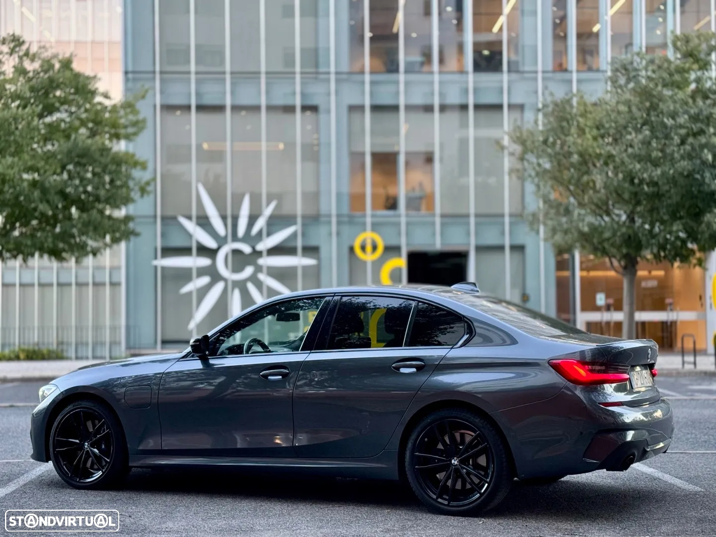 BMW 330 e Pack 50 anos M Auto - 6