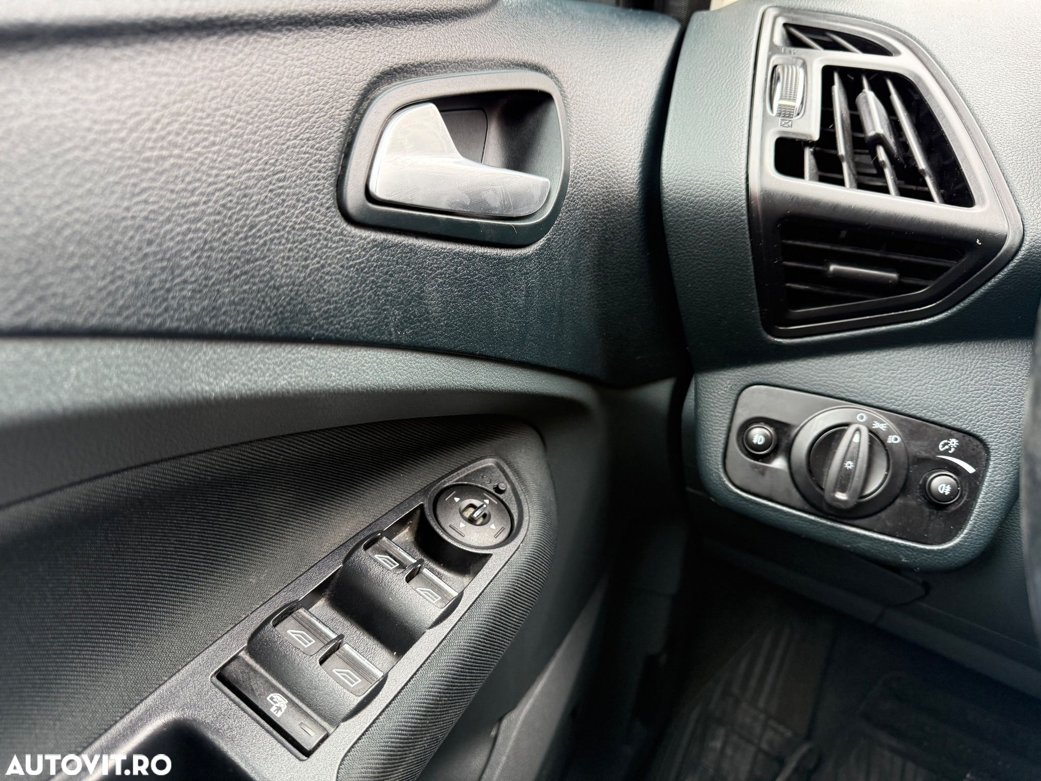 Ford Grand C-Max - 26