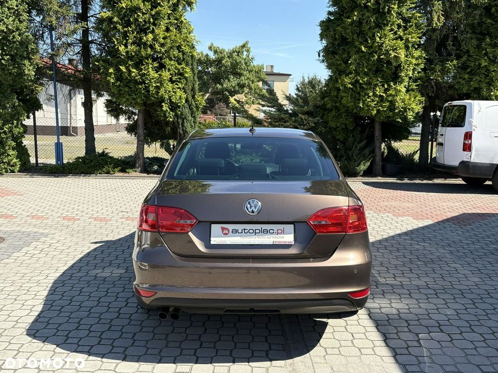 Volkswagen Jetta - 7