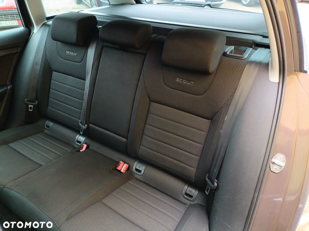 Skoda Octavia 2.0 TDI 4x4 DSG Scout - 13