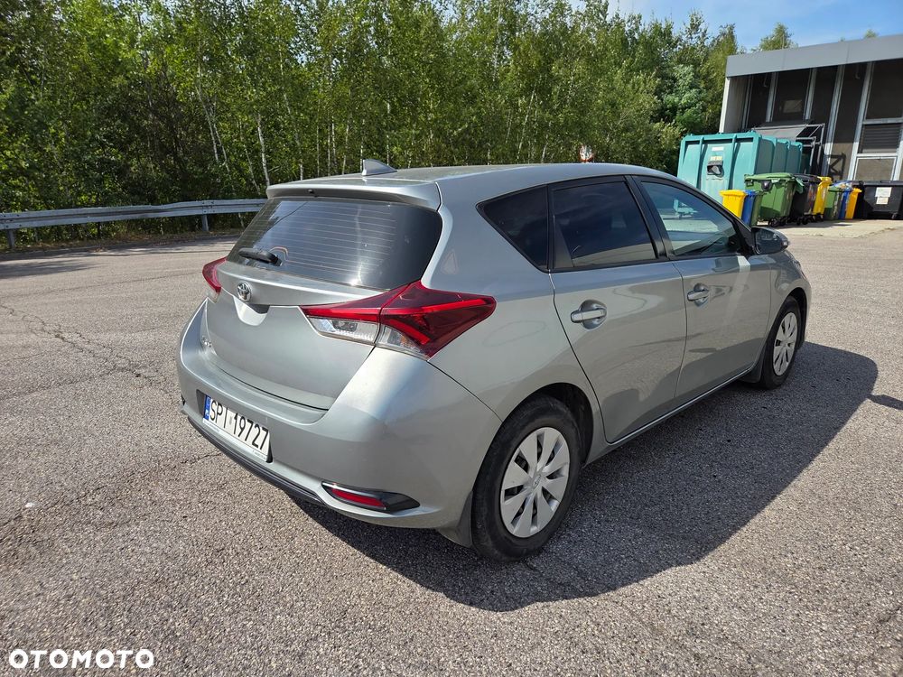 Toyota Auris 1.33 VVT-i Active - 4