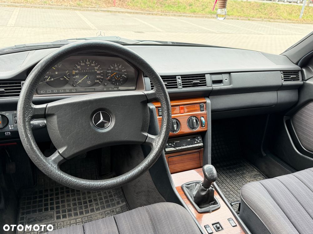 Mercedes-Benz W124 (1984-1993) - 10