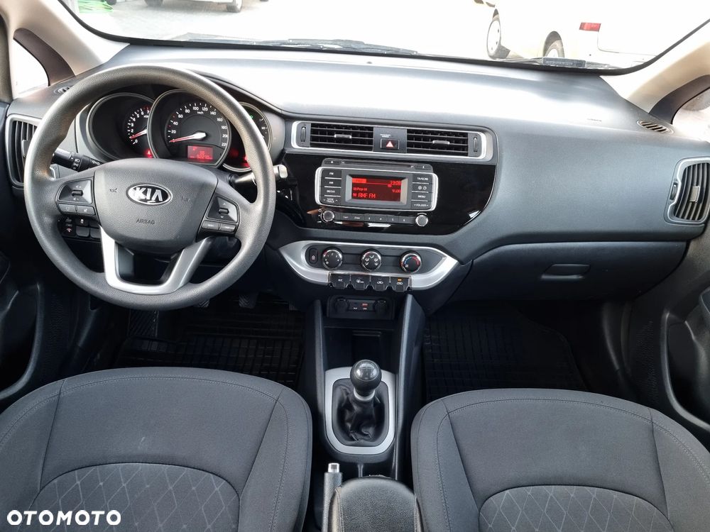 Kia Rio 1.2 L - 11