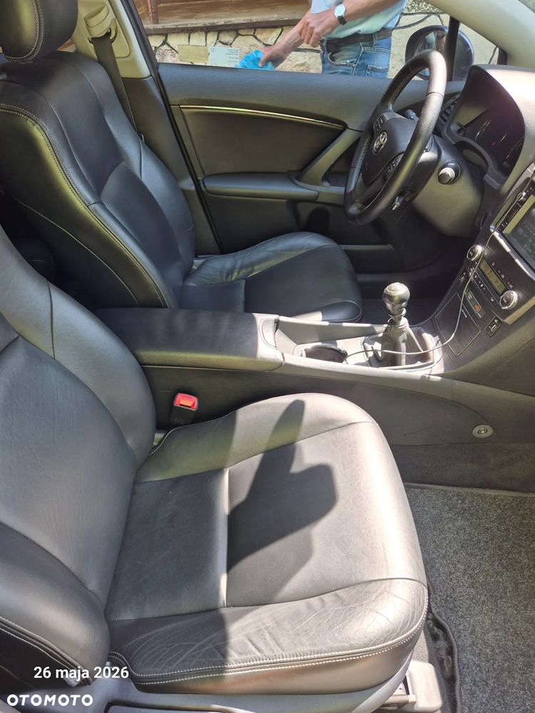 Toyota Avensis 1.8 Premium - 5