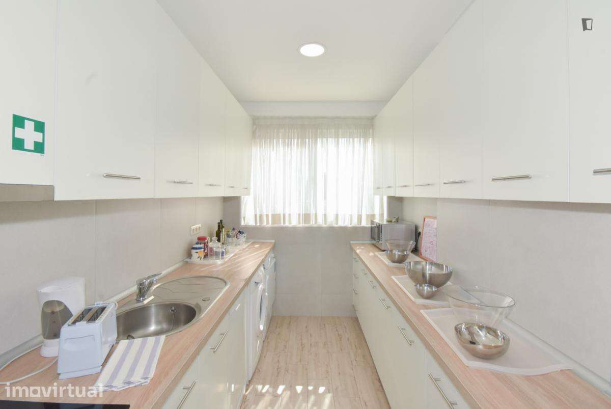 Quarto - localizado em Paranhos Porto - Grande imagem: 3/10