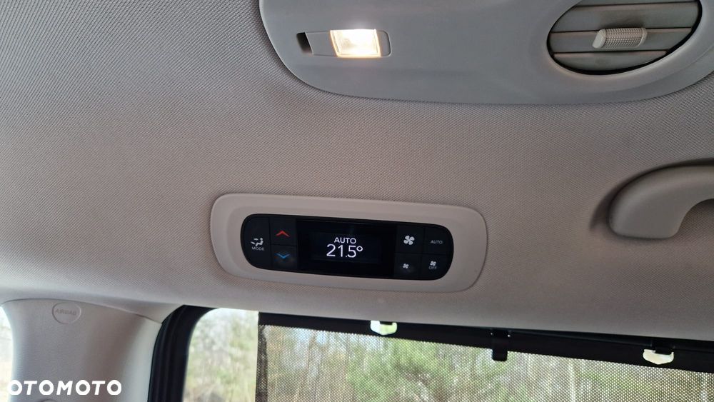 Chrysler Pacifica - 21