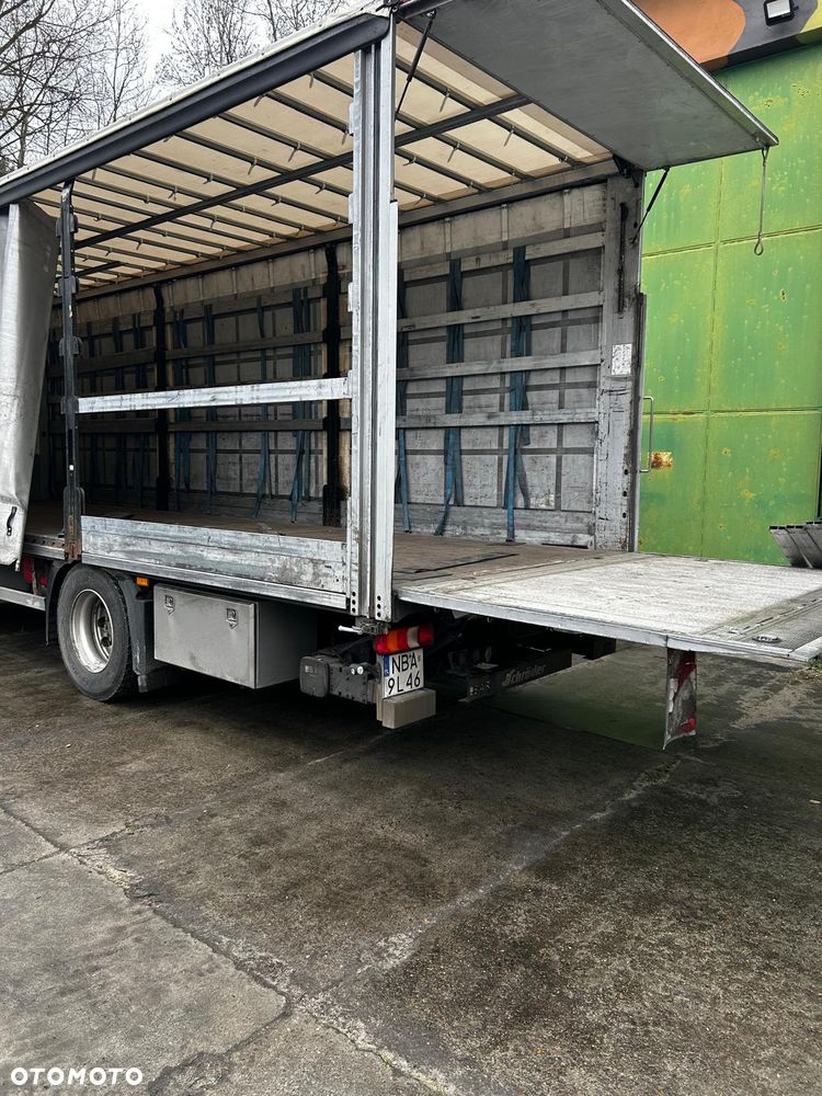 Mercedes-Benz 1832 - 10