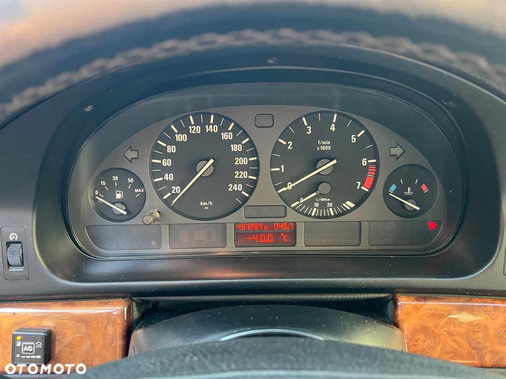 BMW Seria 5 523i - 14