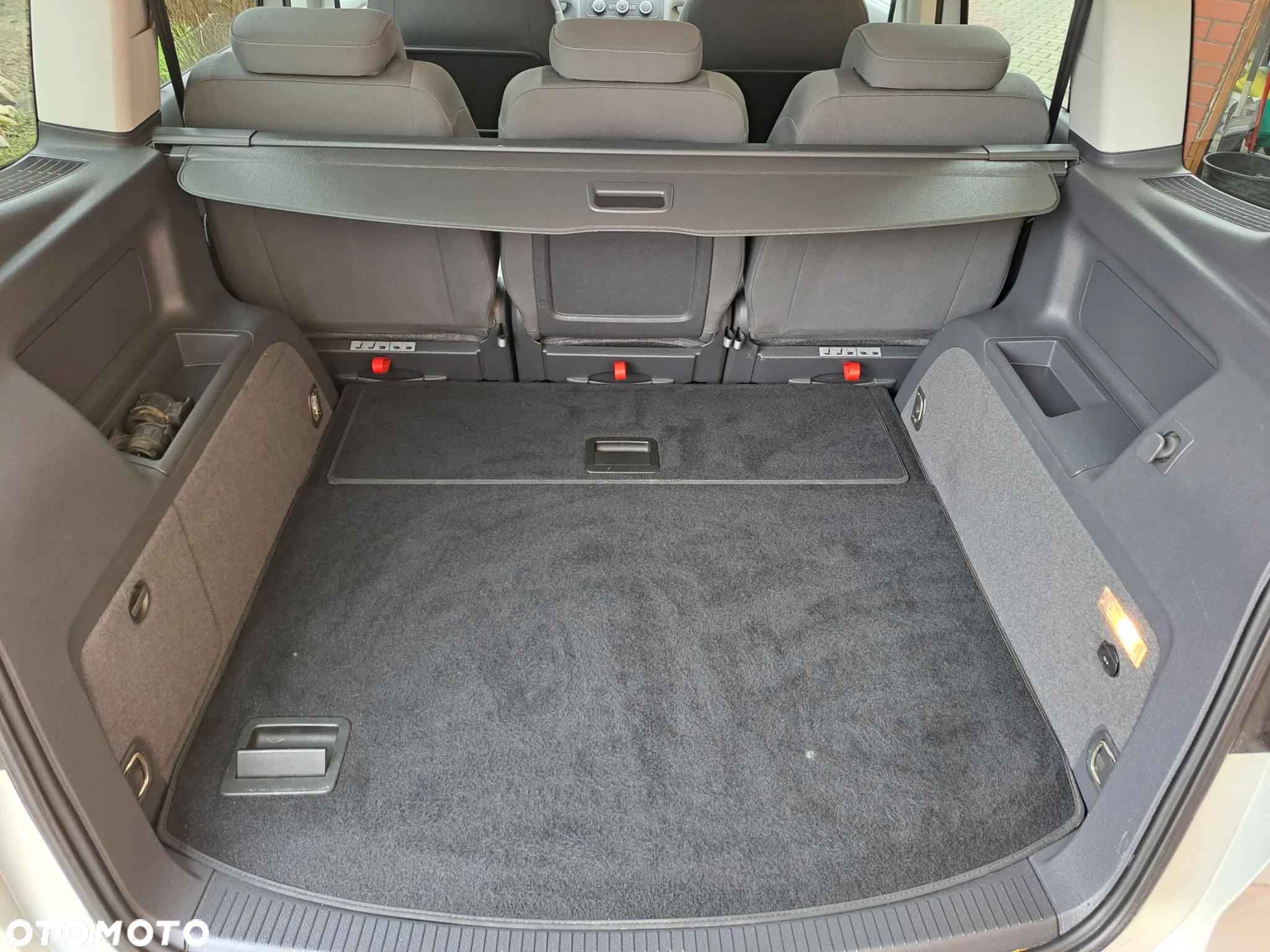 Volkswagen Touran - 9