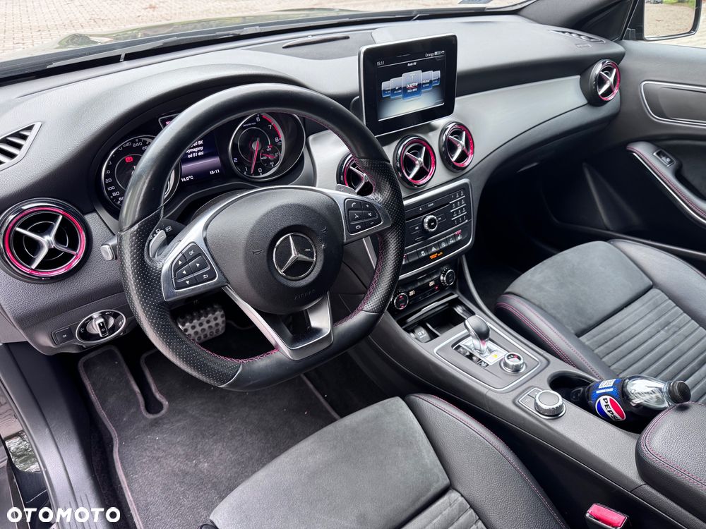 Mercedes-Benz GLA - 11