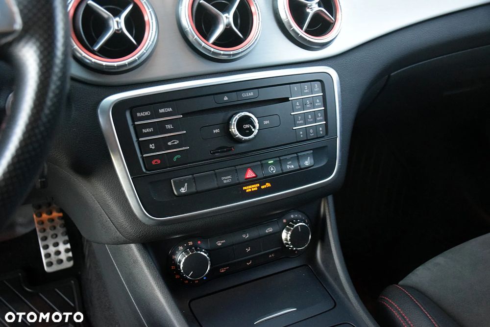 Mercedes-Benz CLA 200 7G-DCT UrbanStyle Edition - 20