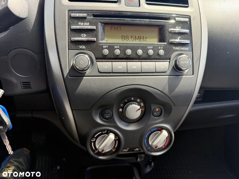 Nissan Micra 1.2 Bild der Frau - 12