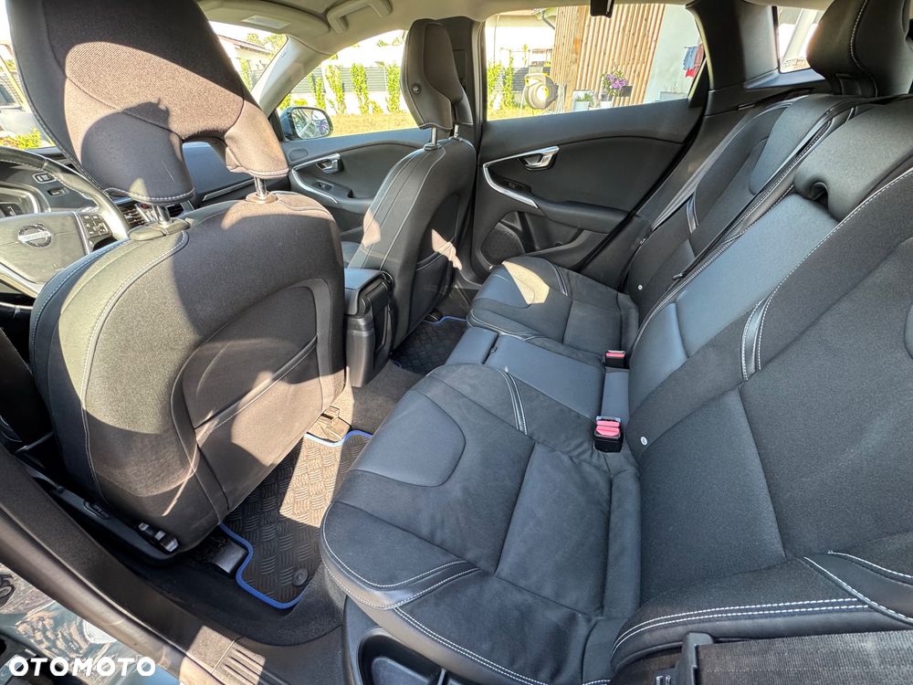 Volvo V40 D2 Momentum - 10