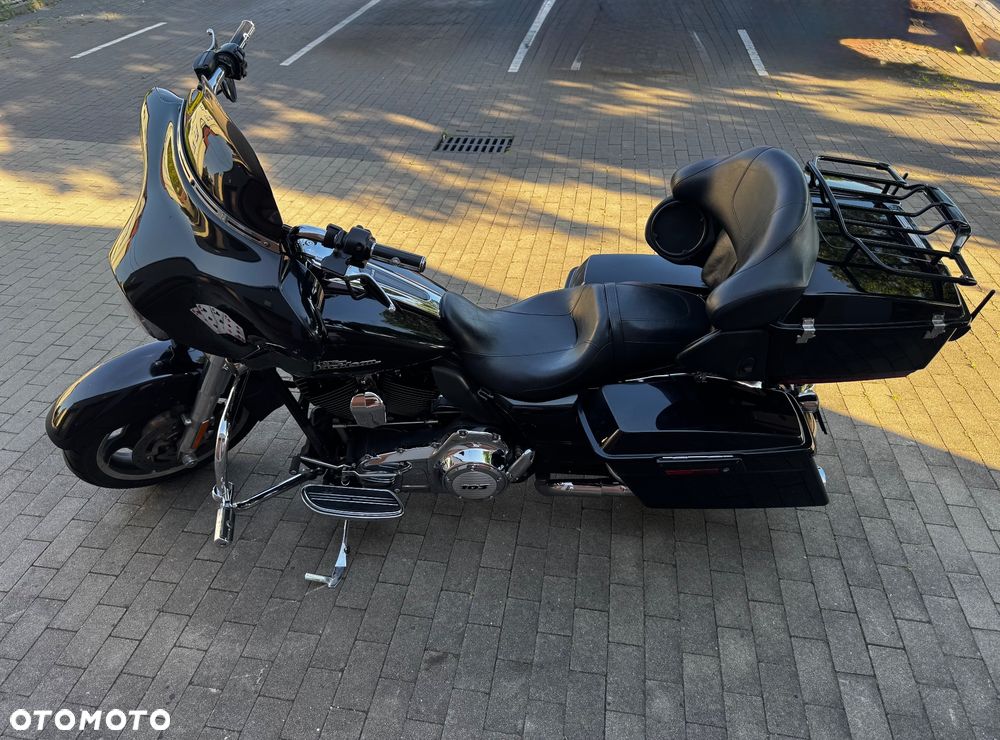 Harley-Davidson Touring Street Glide - 2
