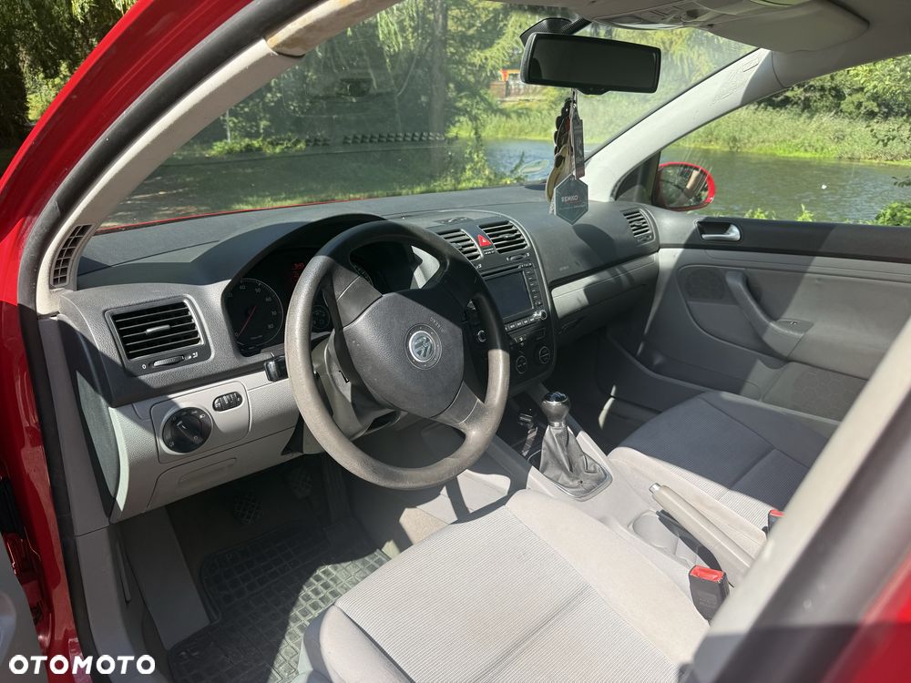 Volkswagen Golf - 2