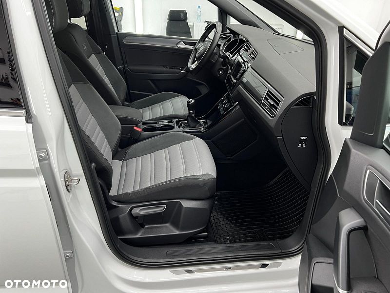 Volkswagen Touran 2.0 TDI SCR Highline - 34