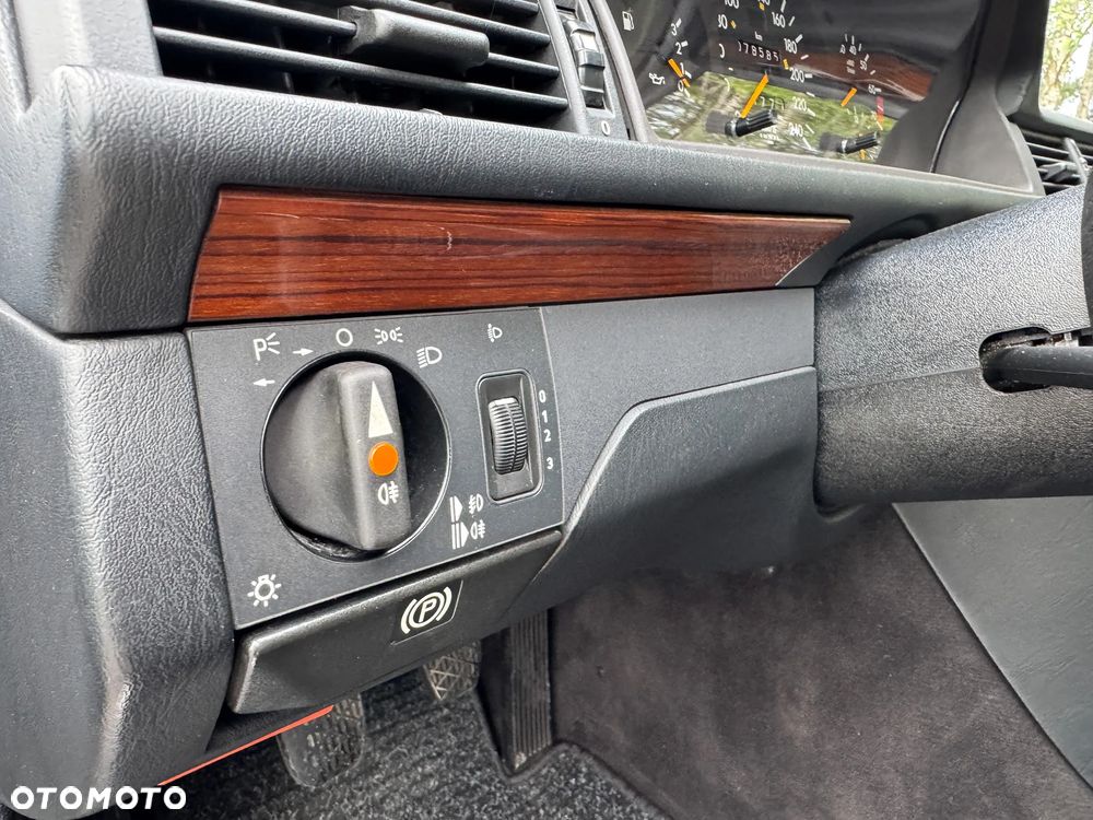 Mercedes-Benz W124 (1984-1993) - 31