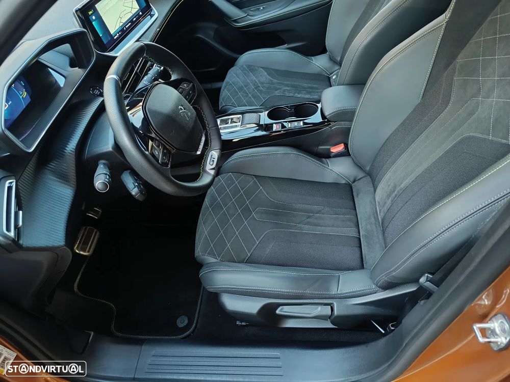 Peugeot e-2008 GT Pack - 13