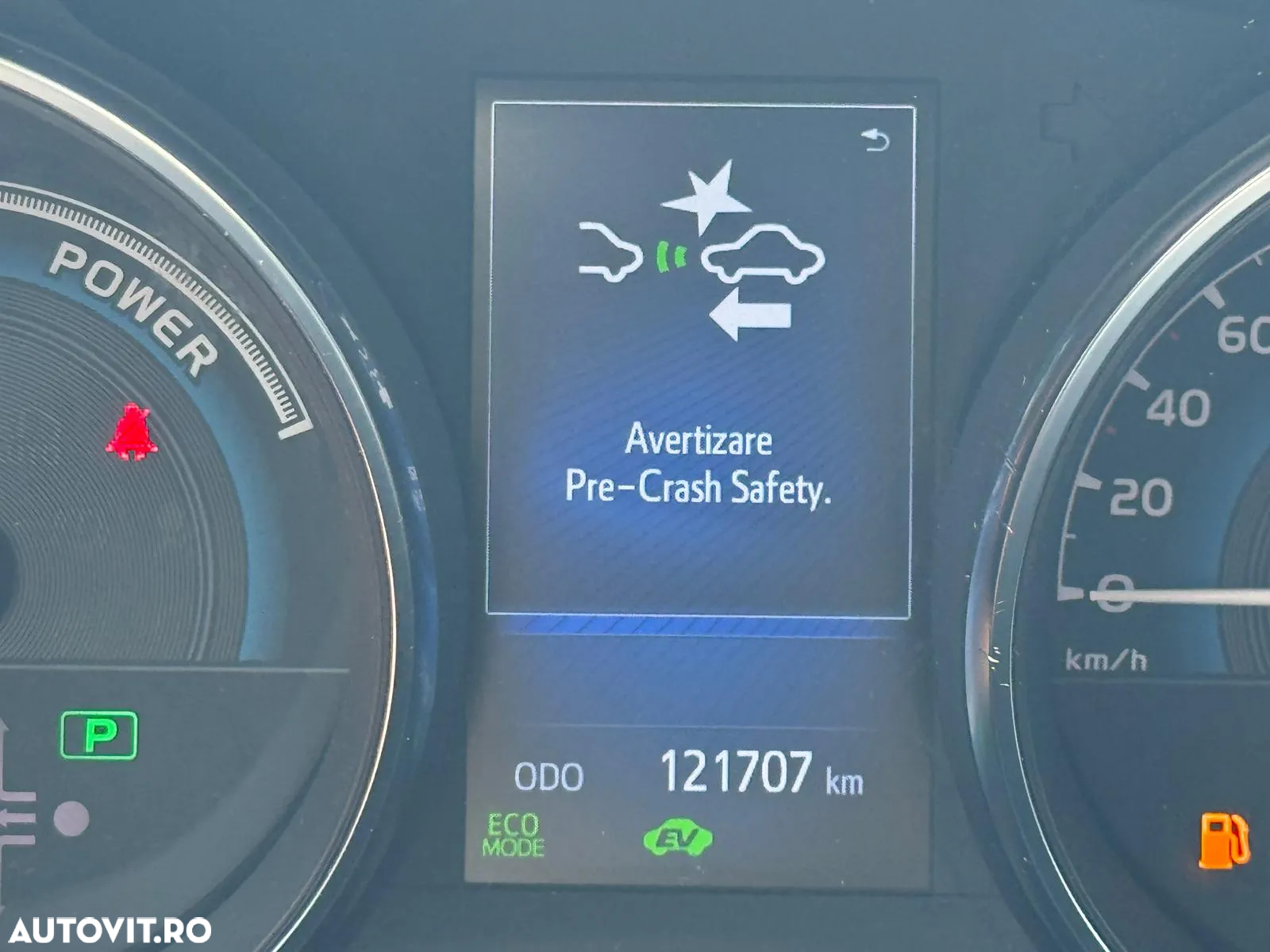 Toyota Auris 1.8 L VVT-i HSD Sol + - 28