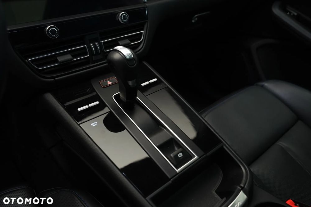 Porsche Macan Standard - 22