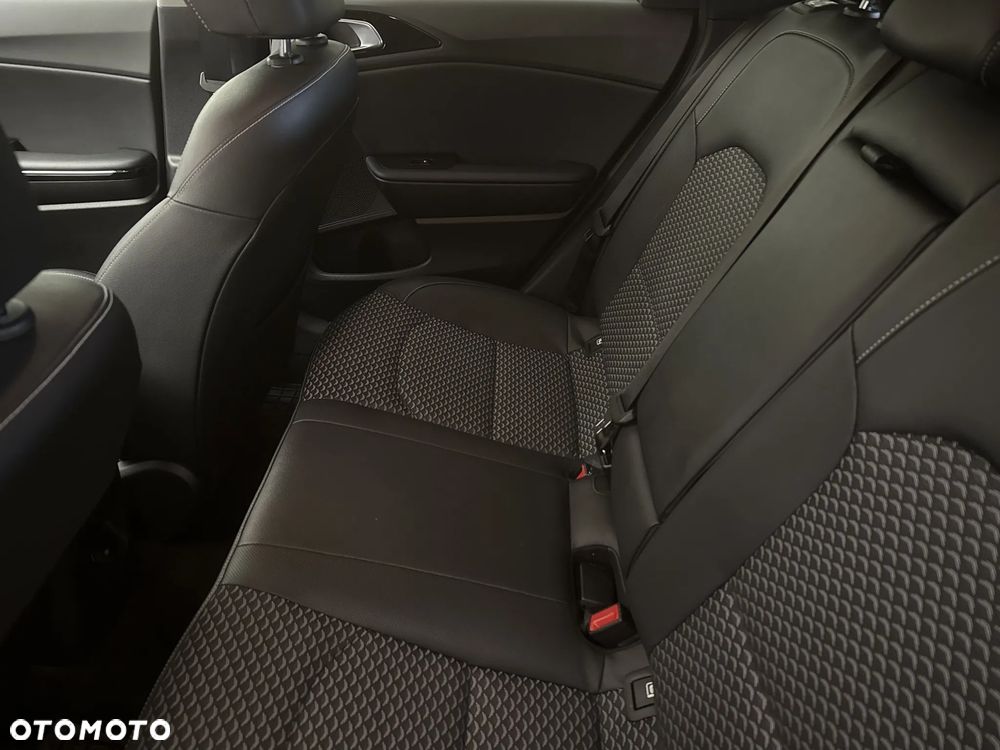 Kia Ceed 1.5 T-GDI Business Line DCT - 22