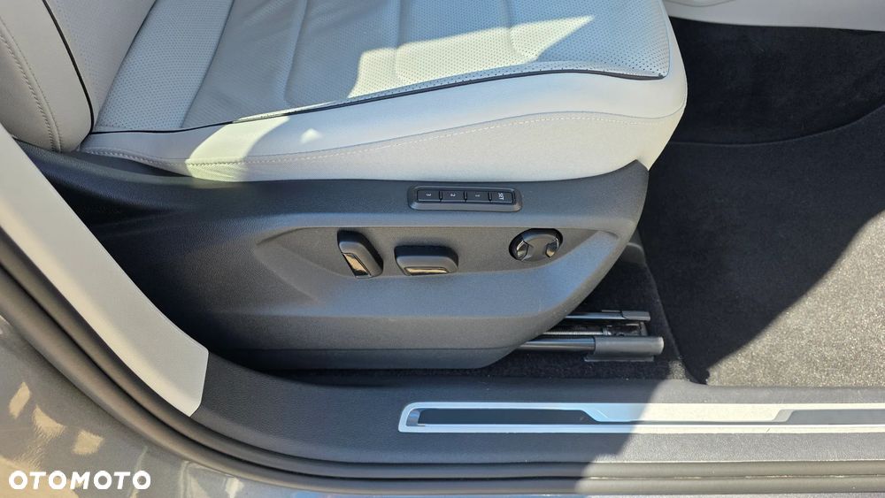 Volkswagen Tiguan Allspace 2.0 TSI 4Mot Elegance DSG - 9