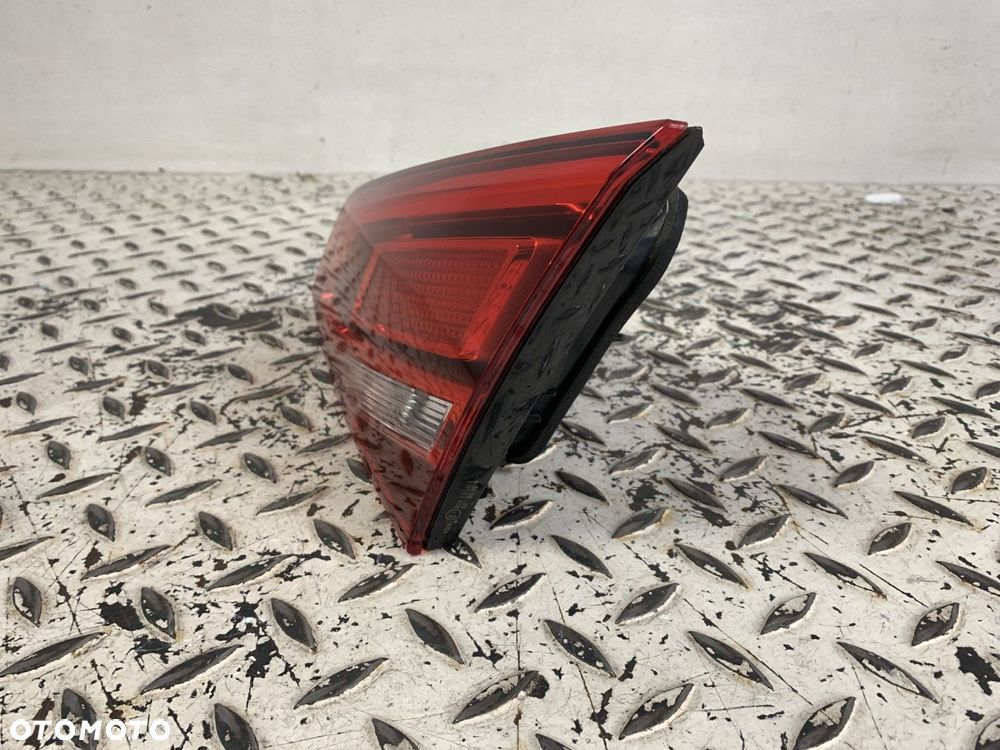 TYLNA LAMPA PRAWA W KLAPE AUDI A3 LIFT 8V4 5 16- DRZWI SPORTBACK ORYGINALNA 8V4945076 - 4