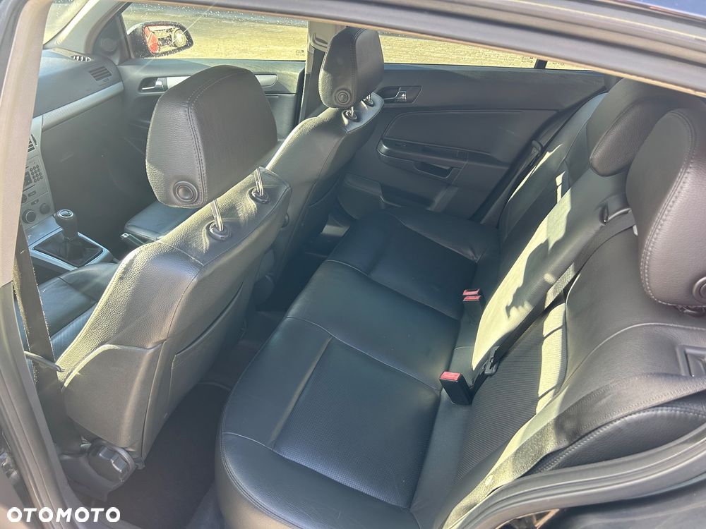 Opel Astra 2.0 T Sport - 13