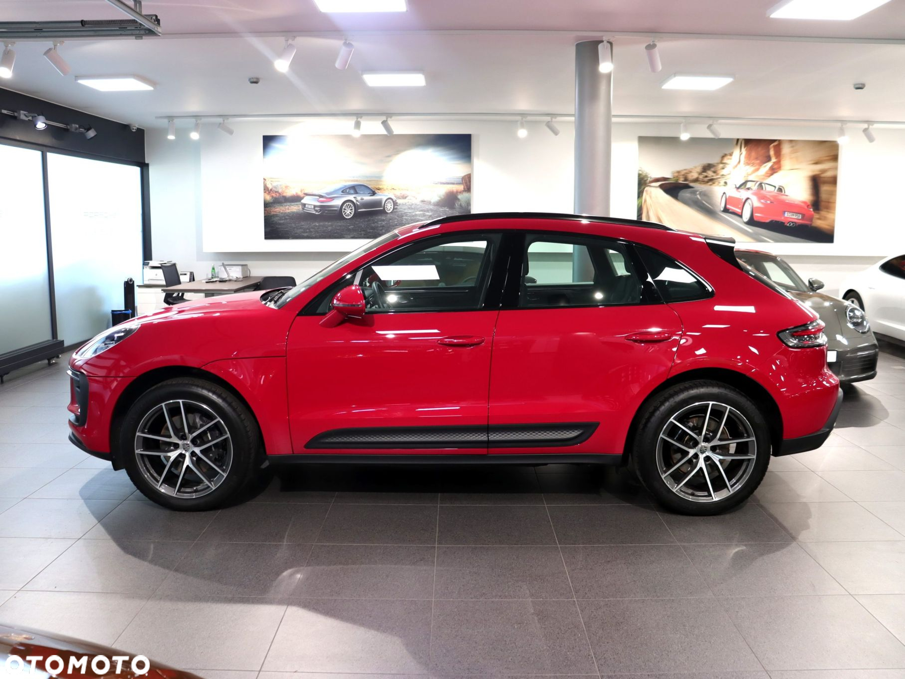 Porsche Macan Standard - 2