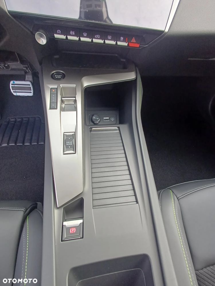 Peugeot 308 1.2 mHEV Active Pack S&S e-DCS6 - 16