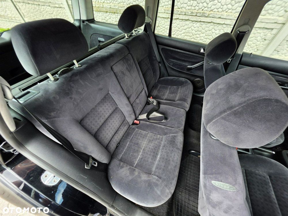 Volkswagen Golf - 22